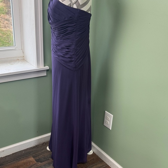 David's Bridal One-Shoulder Gown in Purple size 6 - Picture 6 of 11